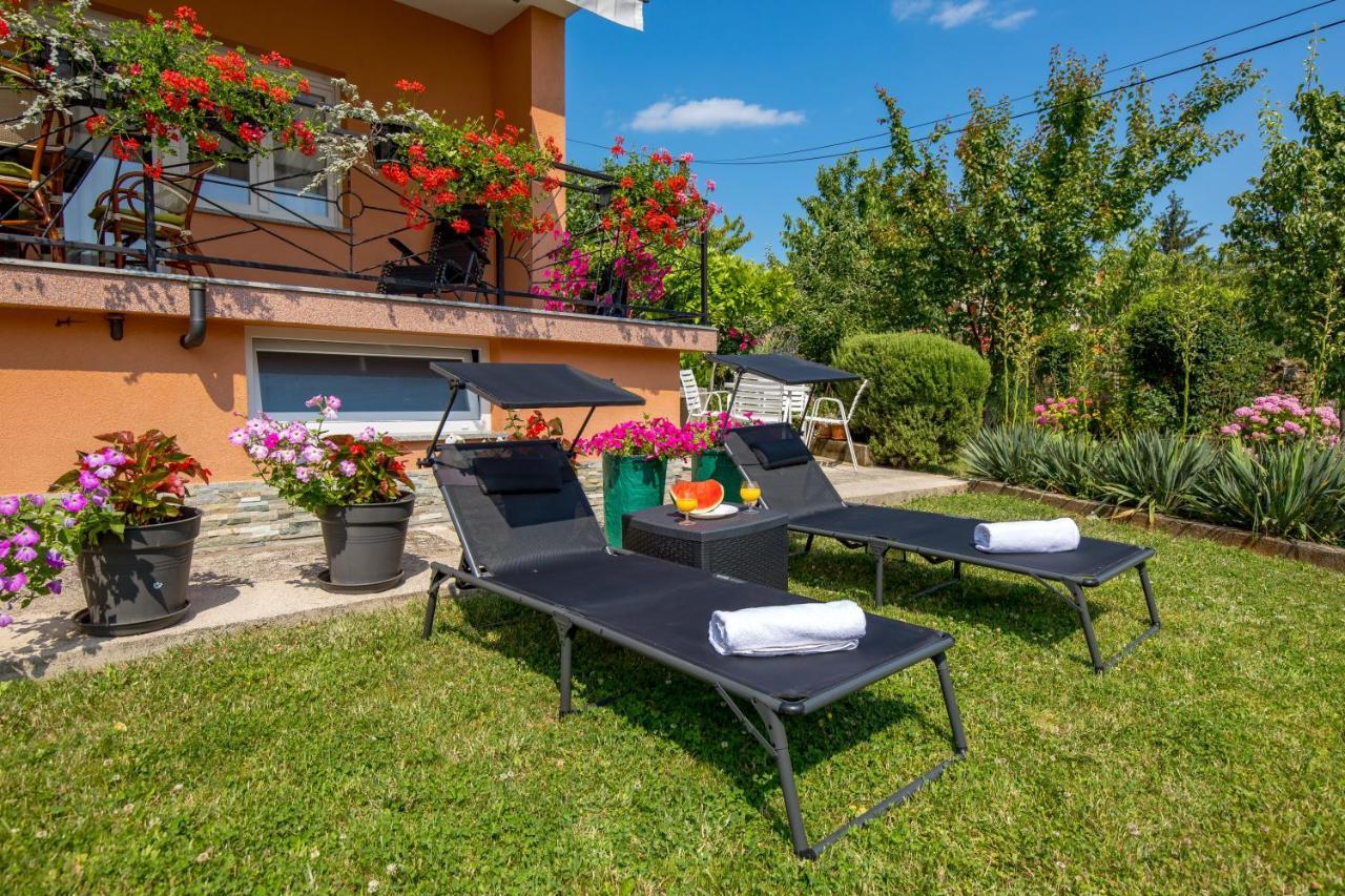 Apartment Flowers Kastav Exterior foto